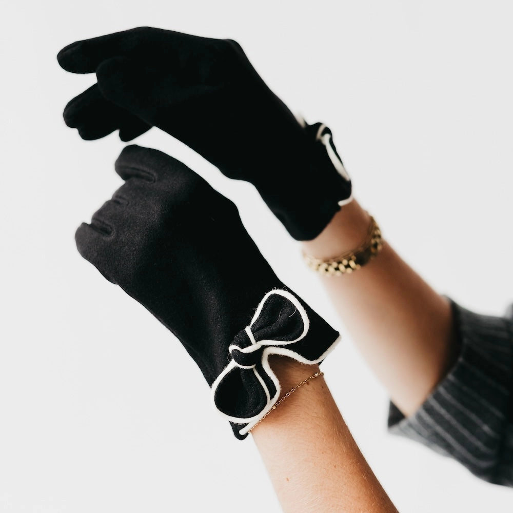 Bow Hand Gloves